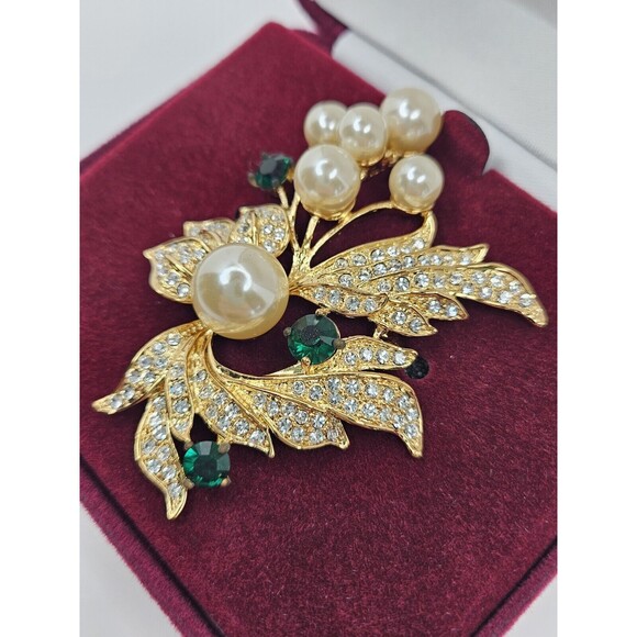 Camrose & Kross Jacqueline Kennedy Pin Brooch Faux Emerald, Pearl & Crystals - Picture 6 of 12